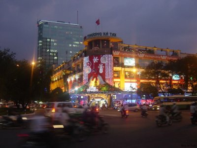 Saigon préparant Noël                         